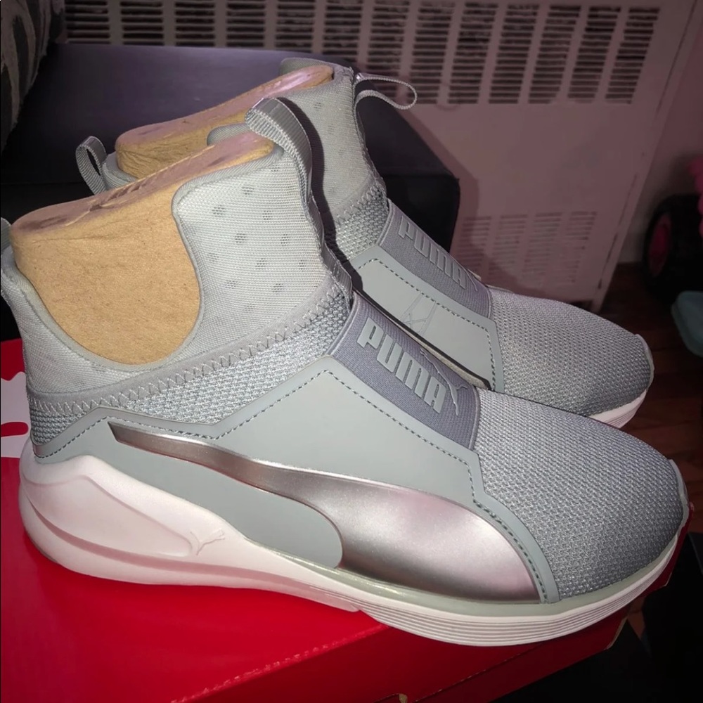 Pumas - Picture 2 of 3